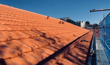 Entretien et nettoyage de toiture par couvreur à Aix-en-Provence